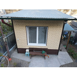 Сайдинг LUX под камень, Bergart, кедровый орех